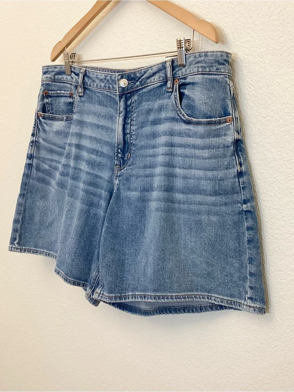 American Eagle 14 NWT Baggy Denim Shorts Women’s Bermuda Stretch 2025